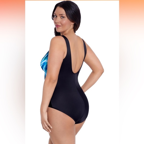 Trimshaper Women's Addison One Piece in Rainwashed Ikat NWT Size 8 - Picture 2 of 12